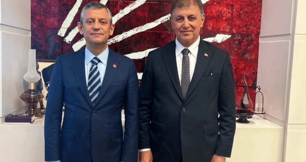 Ali Mahir Başarır Cemil Tugay'ın AKP'ye Katılmasına Sert Tepki Gösterdi